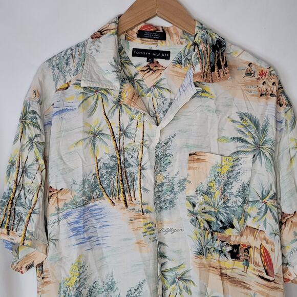 Tommy Hilfiger- Men's short sleeve button up Hawaiian theme shirt- size Medium - Picture 2 of 7